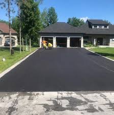 Best Driveway Pressure Washing in Delano, CA